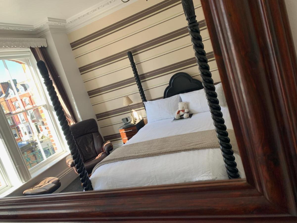 The Middleham Bed & Breakfast วิทบี ภายนอก รูปภาพ