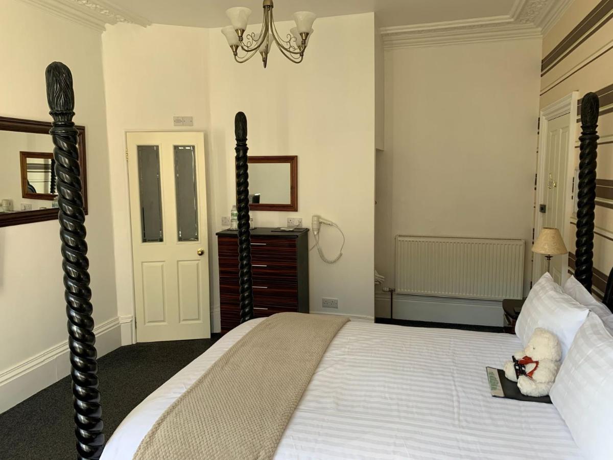 The Middleham Bed & Breakfast วิทบี ภายนอก รูปภาพ
